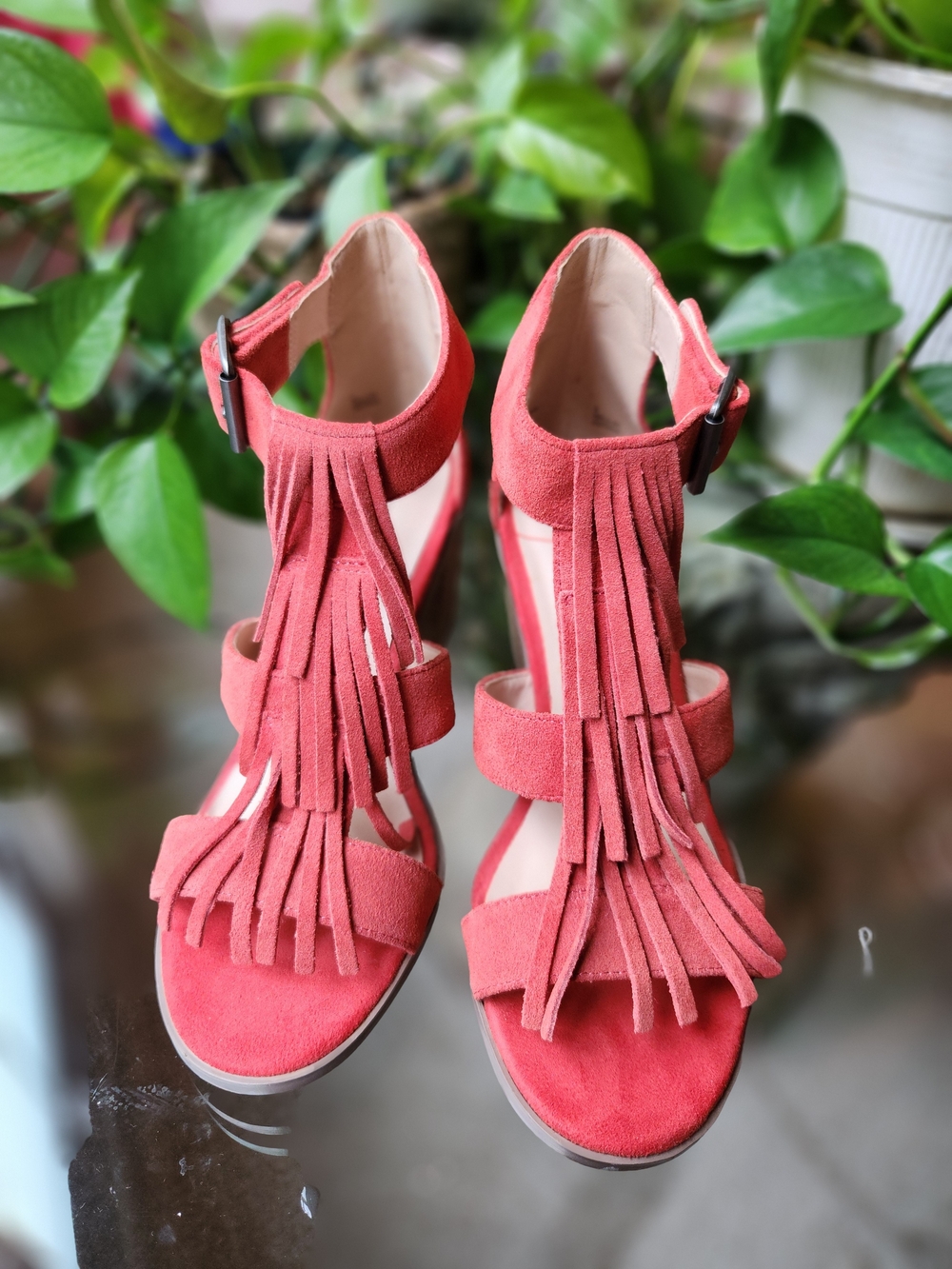 Sole Society Delilah Spicy Chili Red Coral Suede Fringe Sandals NWOB 7.5